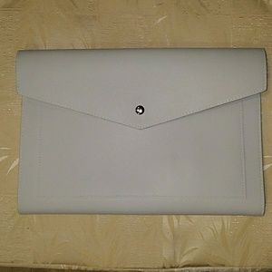 Glass Ladder & Co. The Megan Clutch Portfolio